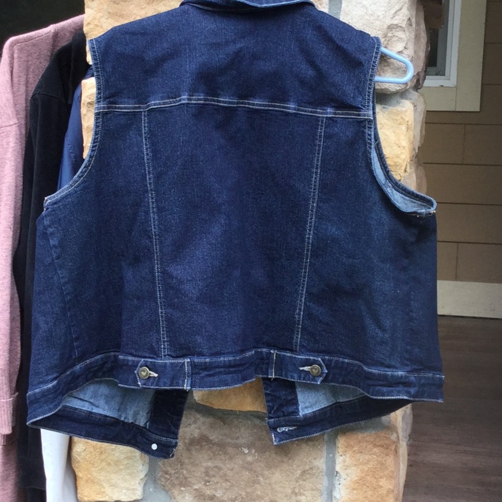 Woman within denim stretch vest travel vacay July bbq party concert cowgirl - Picture 5 of 8